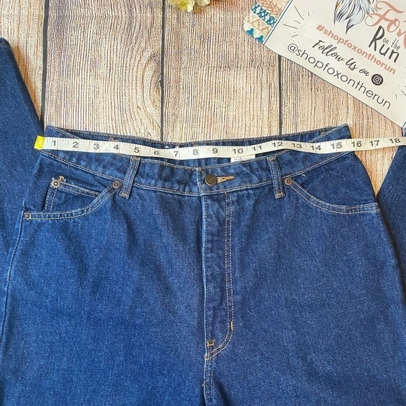 VINTAGE GAP Super High Rise Straight Leg Mom Jeans - Picture 6 of 8